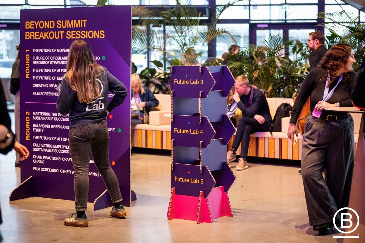 Kartonnen display wegwijzer - De Printgroep - Jouw partner in print!